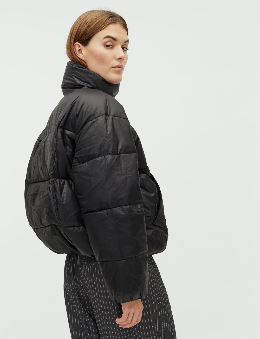 Seraphina-M_Black_Model_4