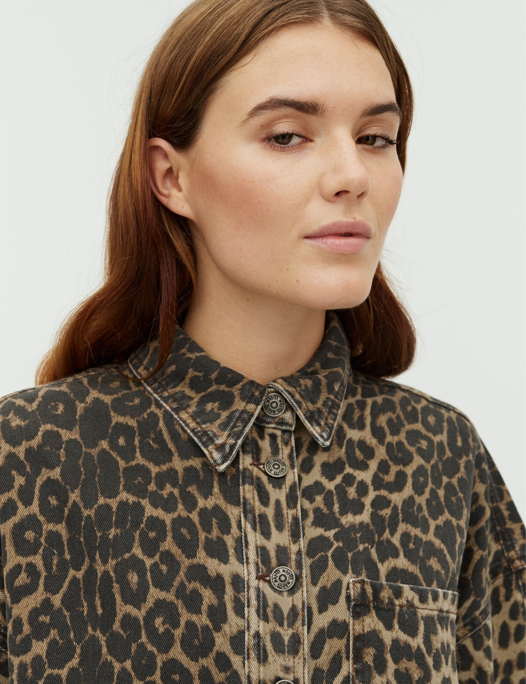 Wanniah-M_Leopard Mist_Model_1