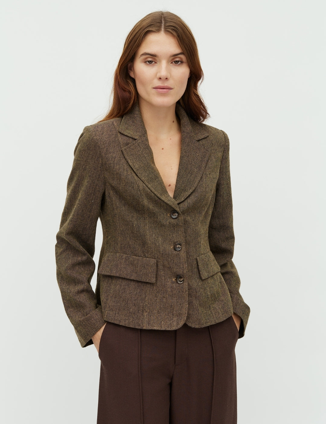 Beratti-M_Golden Brown Black_Model_0