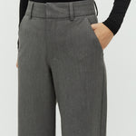 Gennie_Medium Melange_Model_1