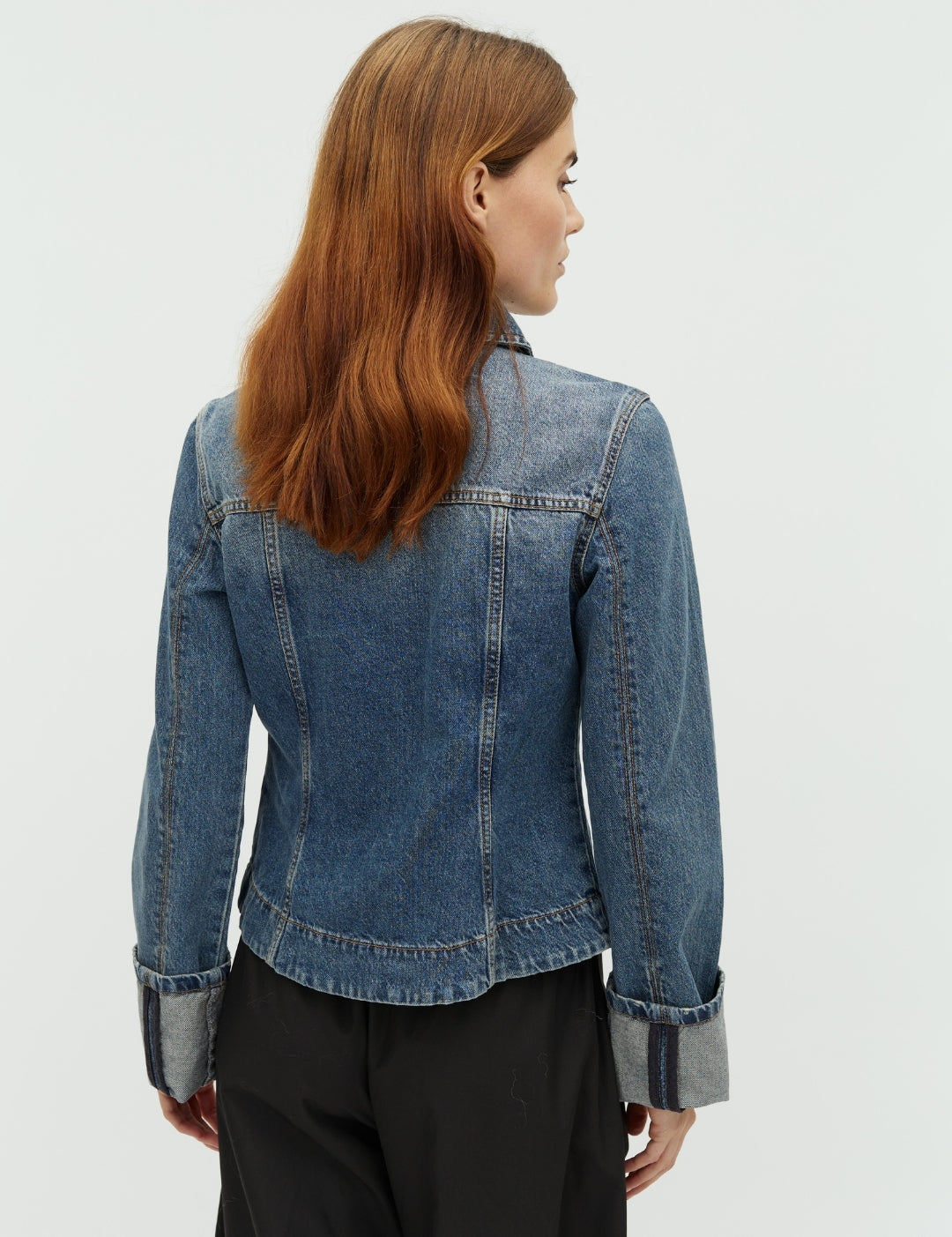 Ami-M_Washed Blue Jay_Model_2