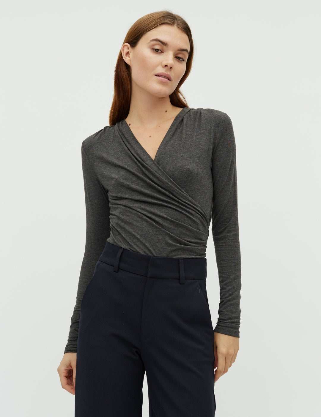 Lione_Dark Grey Melange_Model_0