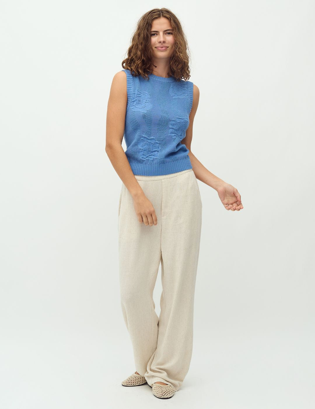 Jemima-M_Ultramarine_Model_1