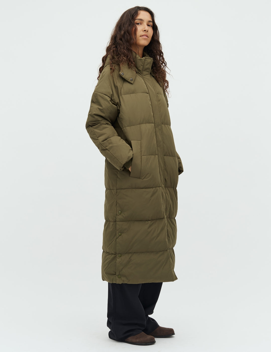 Ela Slit_Warm Olive_Model_2