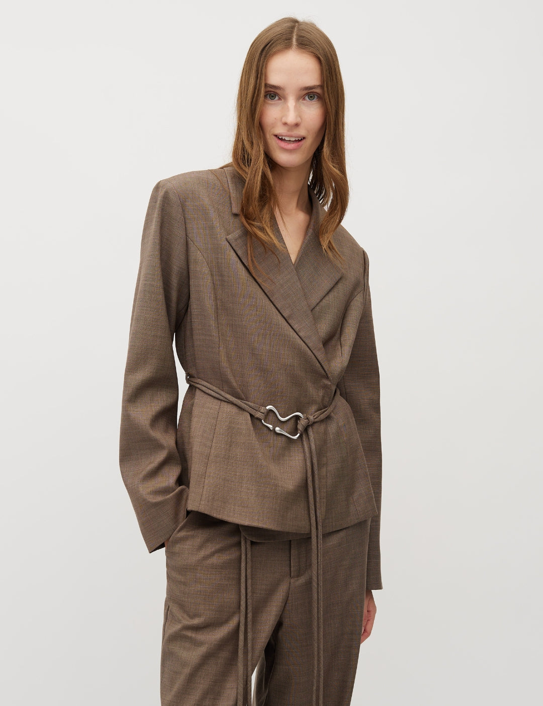 Ivia-M_Chicory Coffee Melange_Model_0