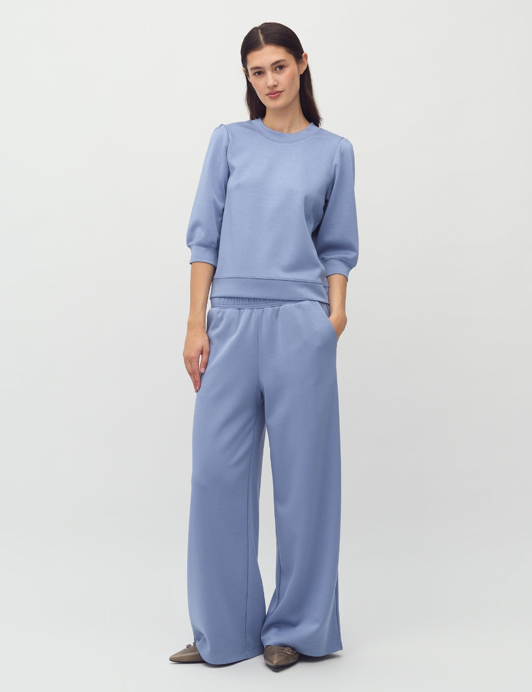 Asaka-M_Steel Blue_Model_0