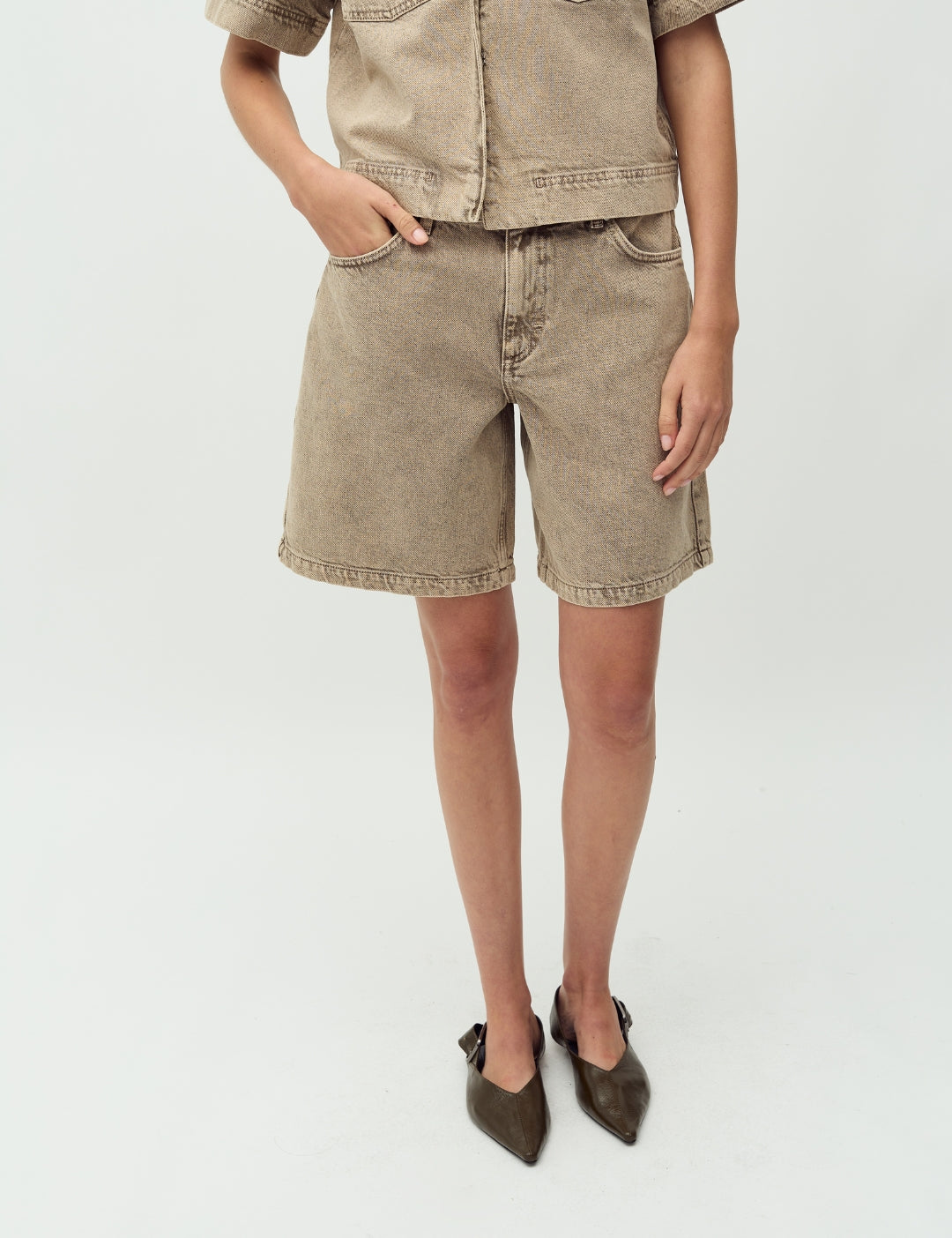 Sanira-M_Beige Washed Denim_Model_1