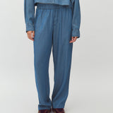 Phillipa-M_Mid Vintage Wash_Model_1