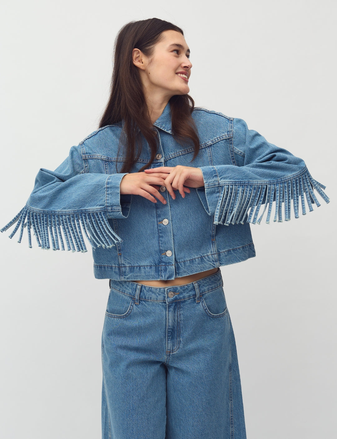 Catherina-M_Light Blue Wash_Model_0