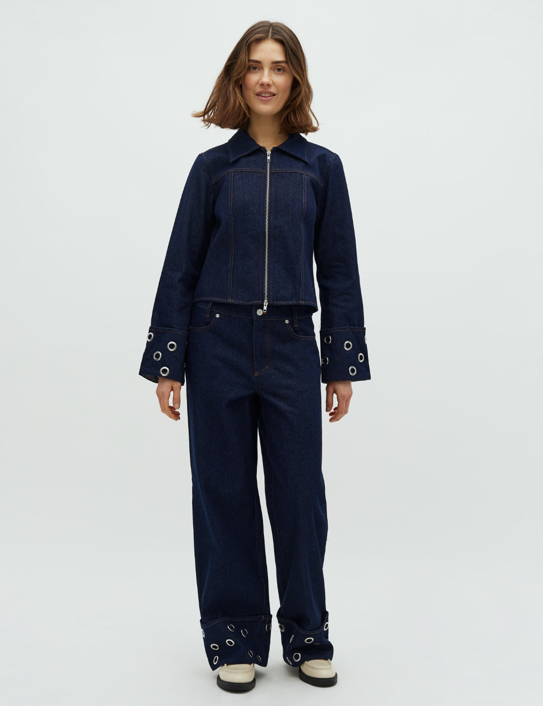 Jinia-M_Raw Blue_Model_0