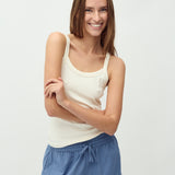 Essa-M_White_Model_0