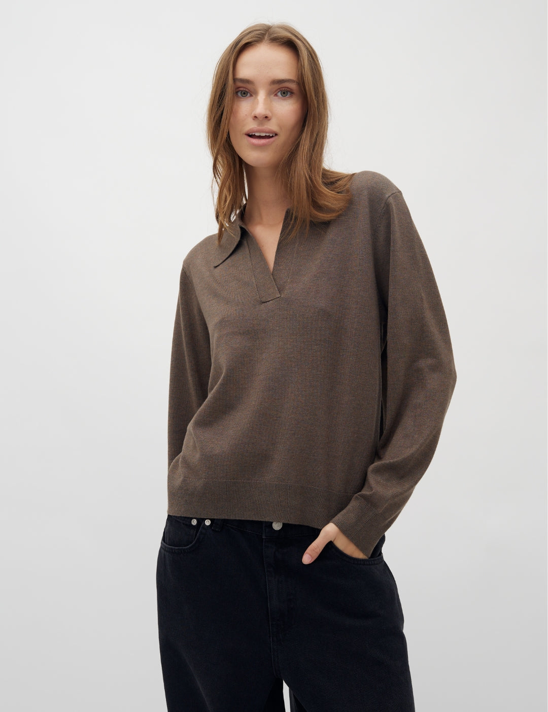 Sika-M_Dark Brown Melange_Model_0