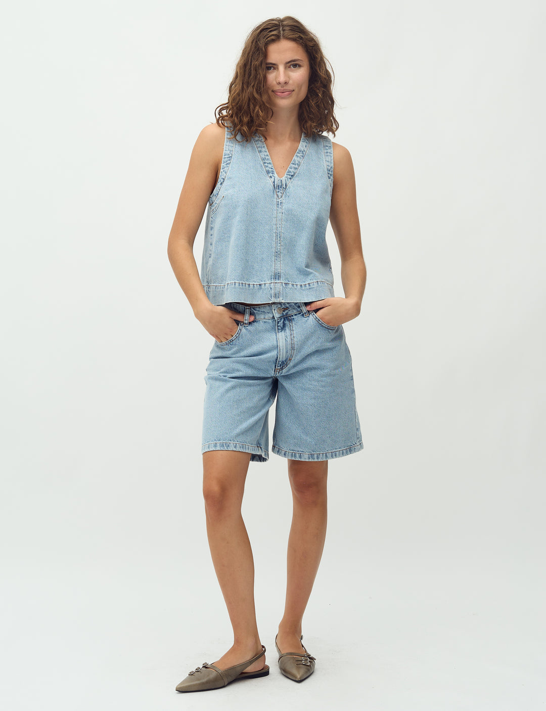 Louisana-M_Vintage Light Blue_Model_1