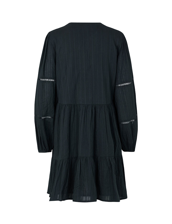 Inge-M_Black_Packshot_1