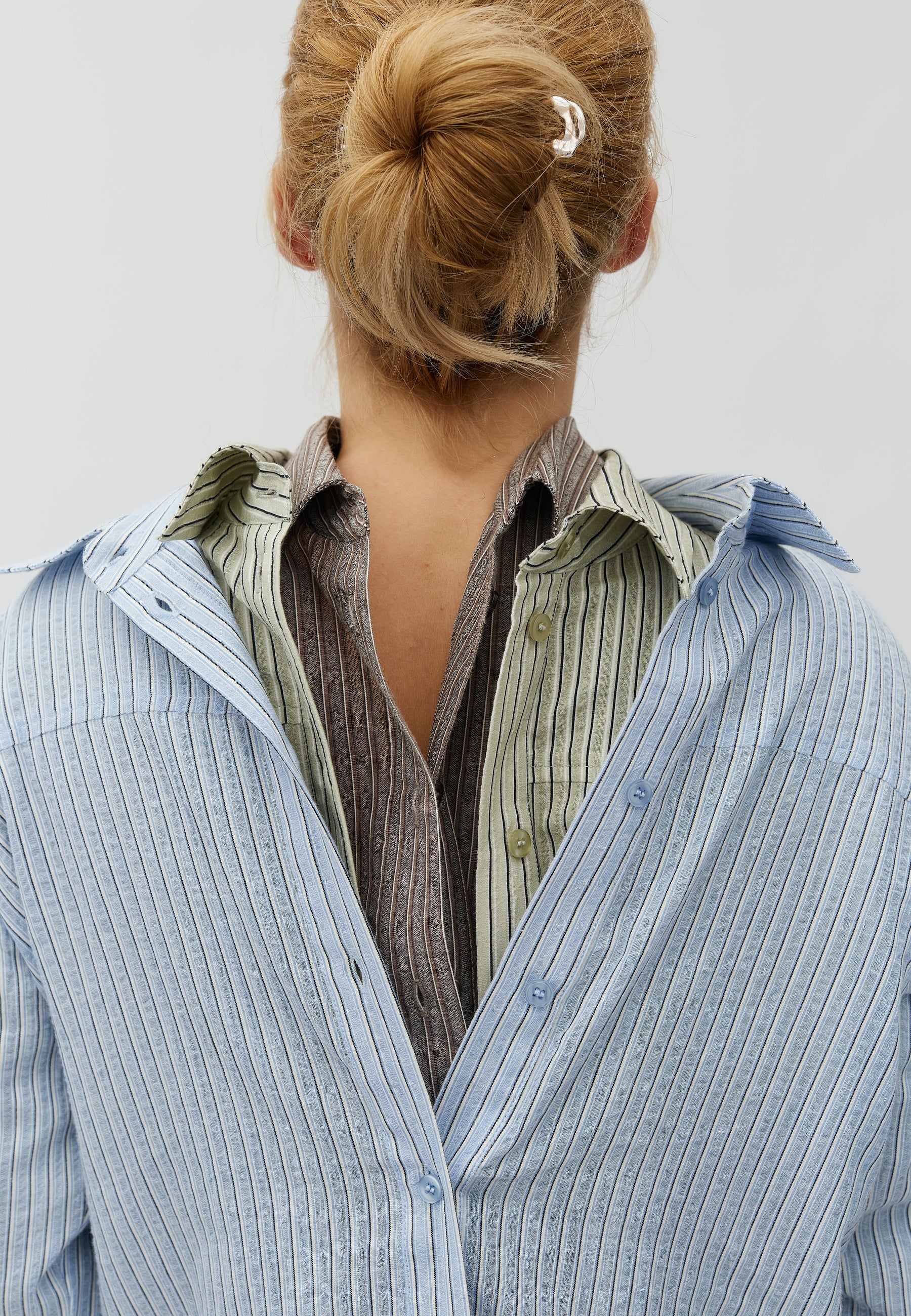 Kretina-M_Blue Brown Stripe_Model_0