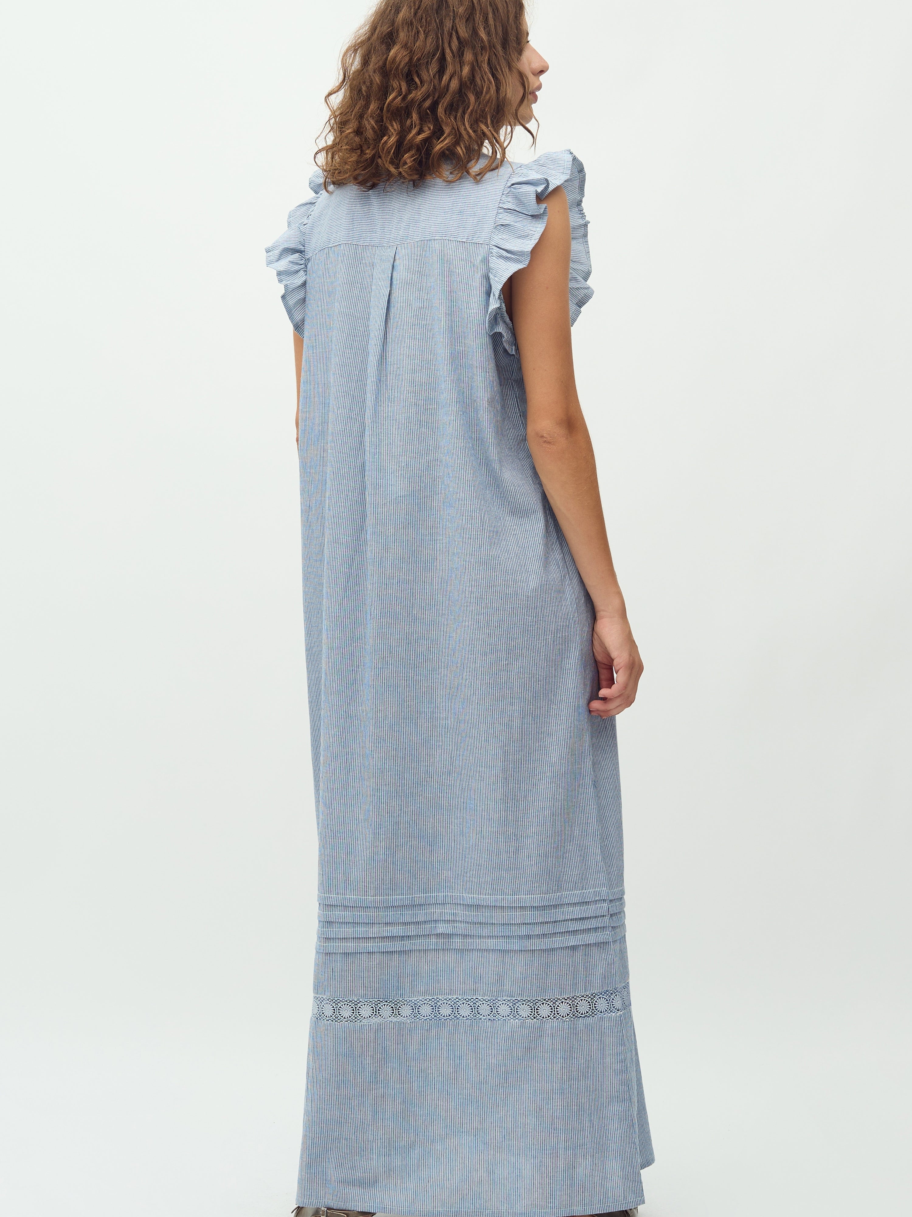 Gemala X-Long-M_Blue White Stripe_Model_1