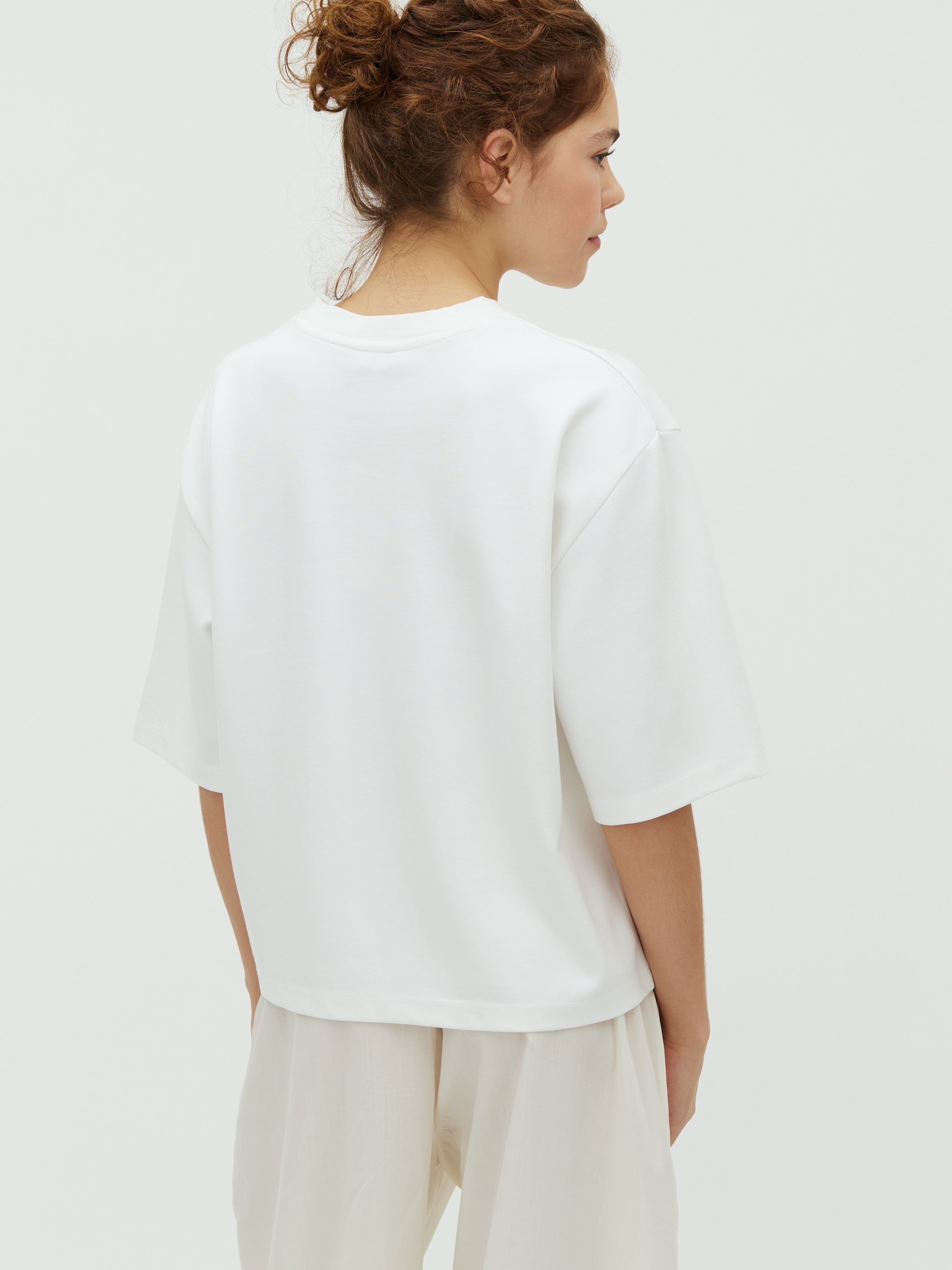 Emrys-M_White_Model_2