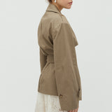 Daffira B-M_Brindle Sand_Model_3