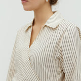 Gerri-M_Cremé Black Stripe_Model_1