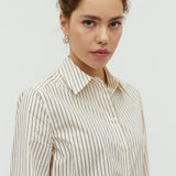 Kaloni-M_Cremé Black Stripe_Model_1