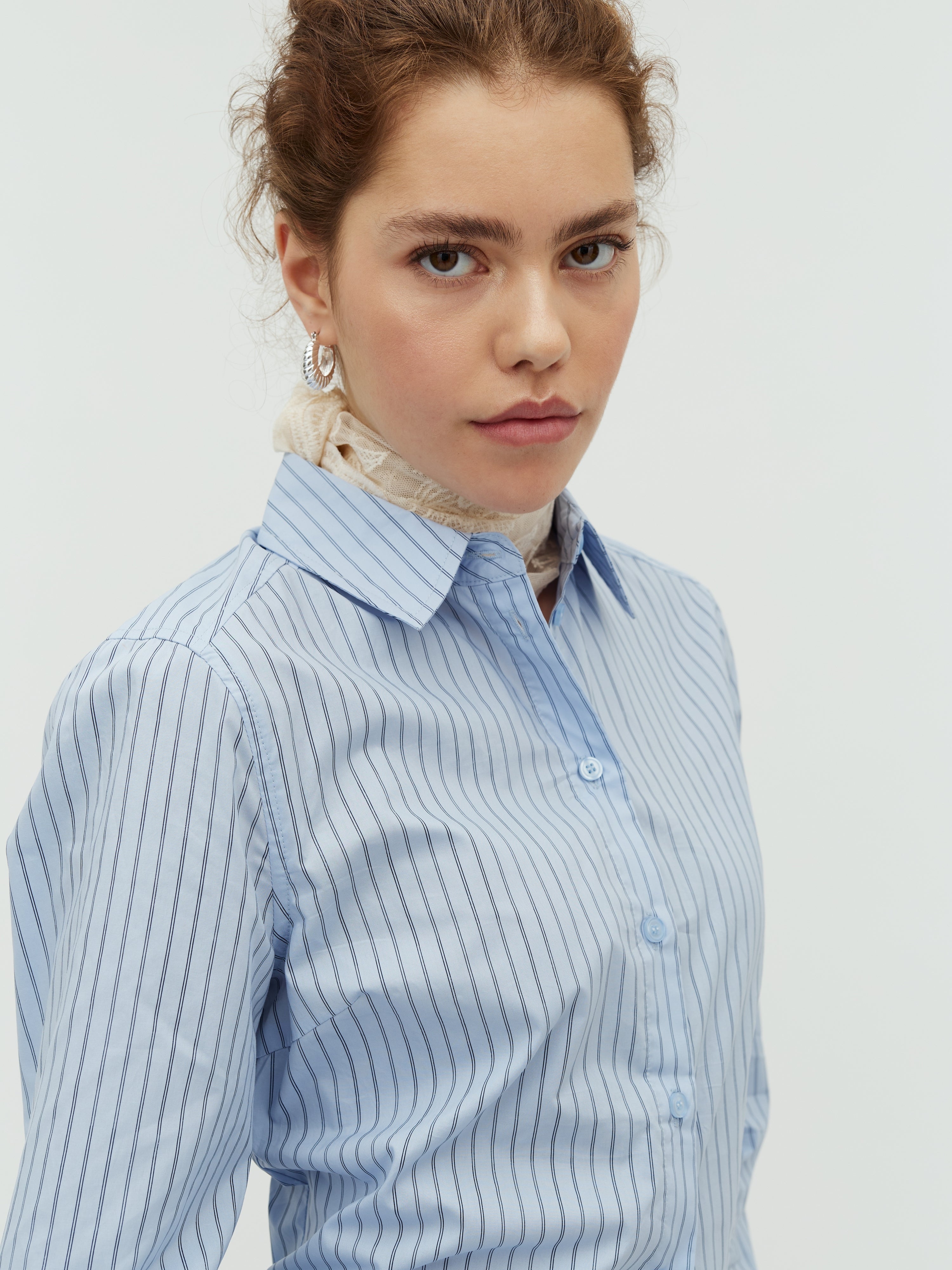 Kaloni-M_Blue Navy Stripe_Model_1