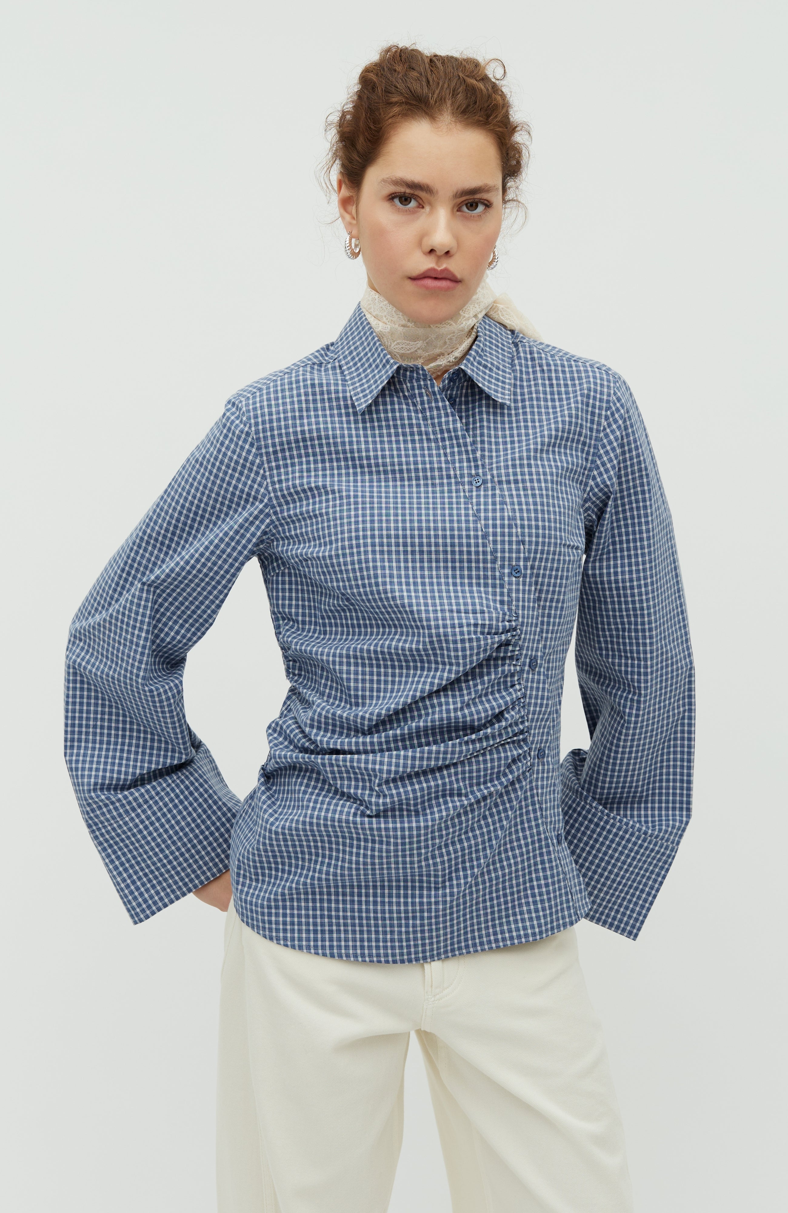 Loutro-M_Navy Blue Check_Model_0