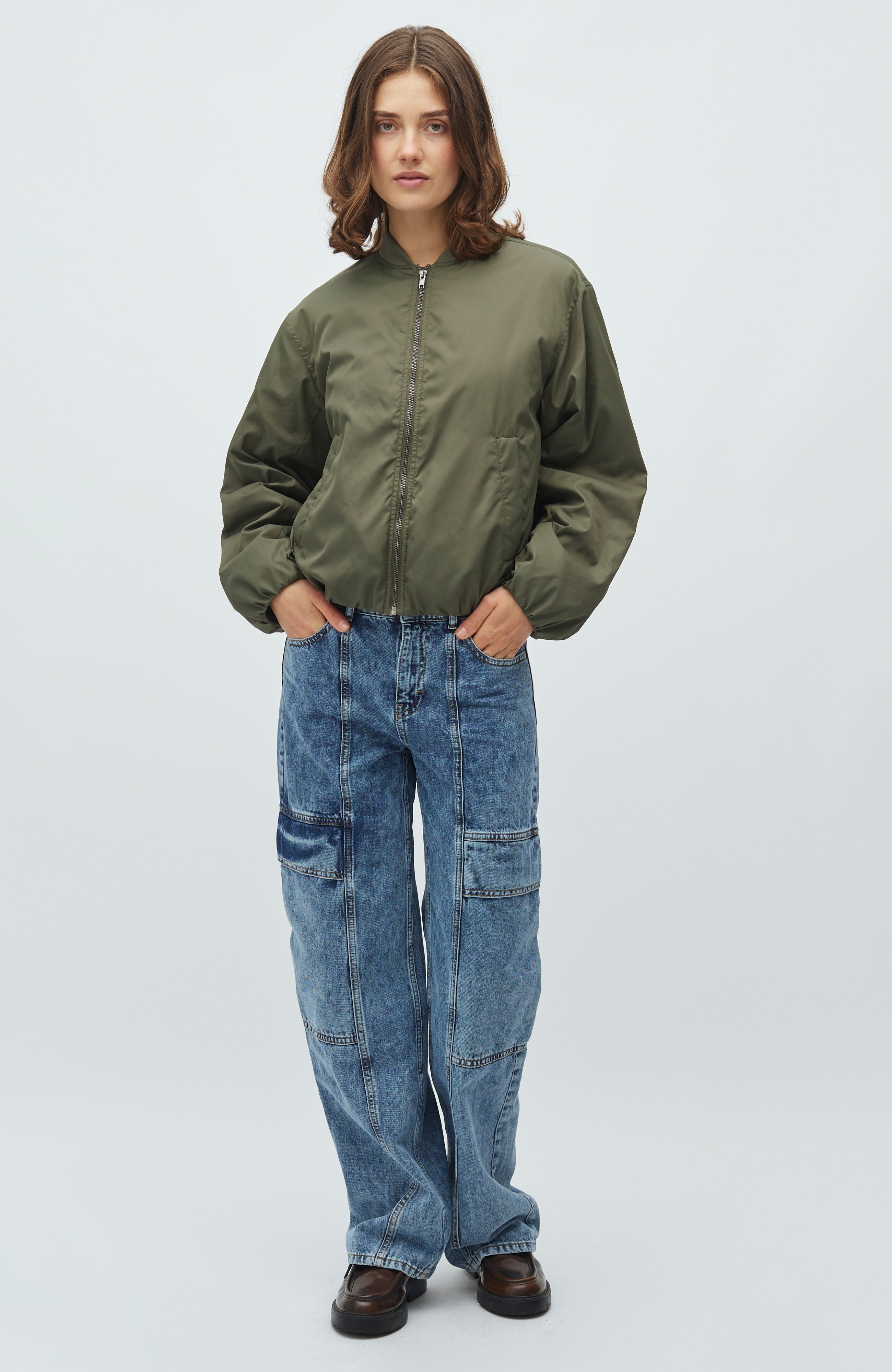 Michi-M_Dusty Olive_Model_0