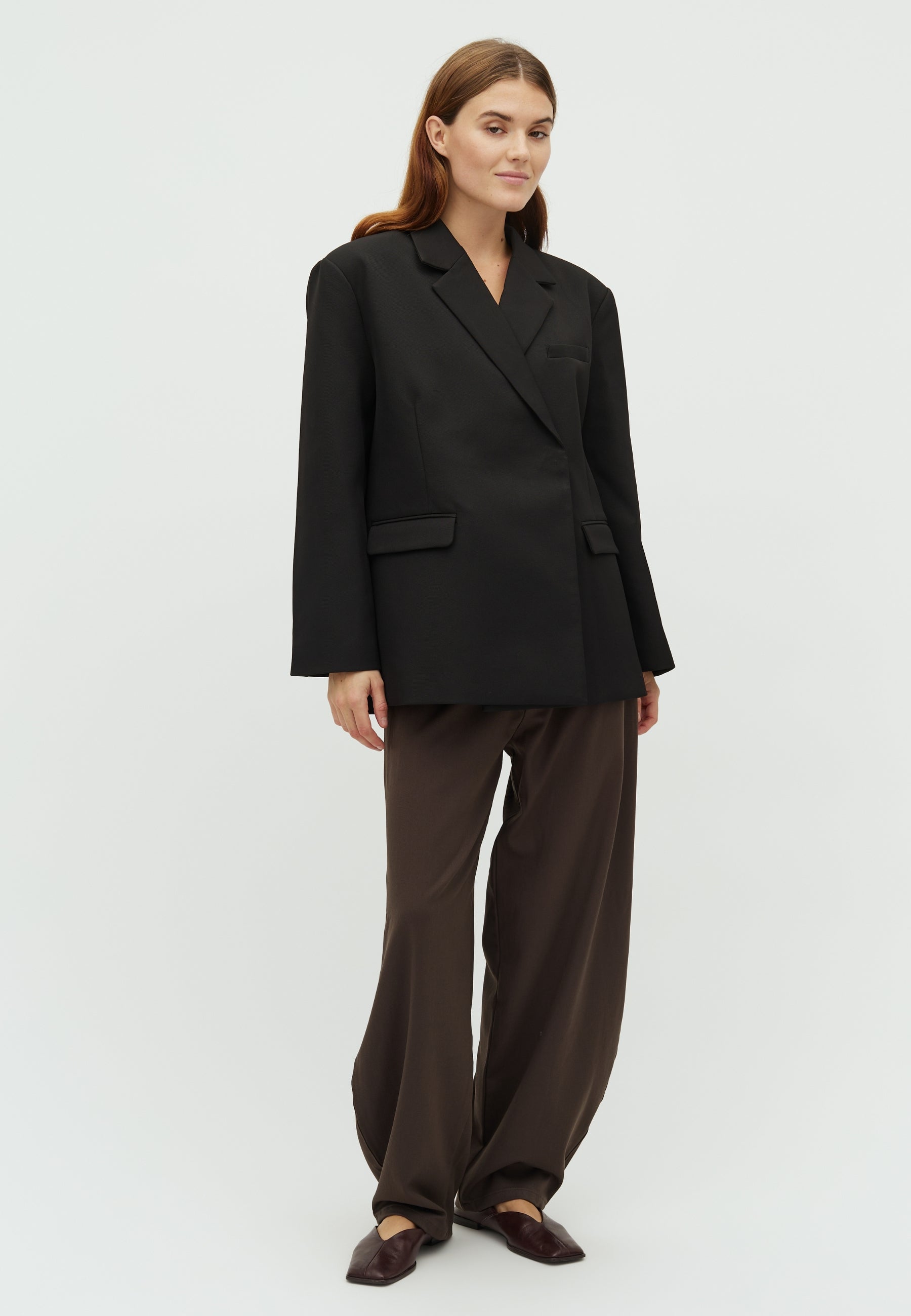 Amariella-M_Black_Model_4