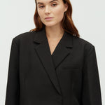 Amariella-M_Black_Model_1