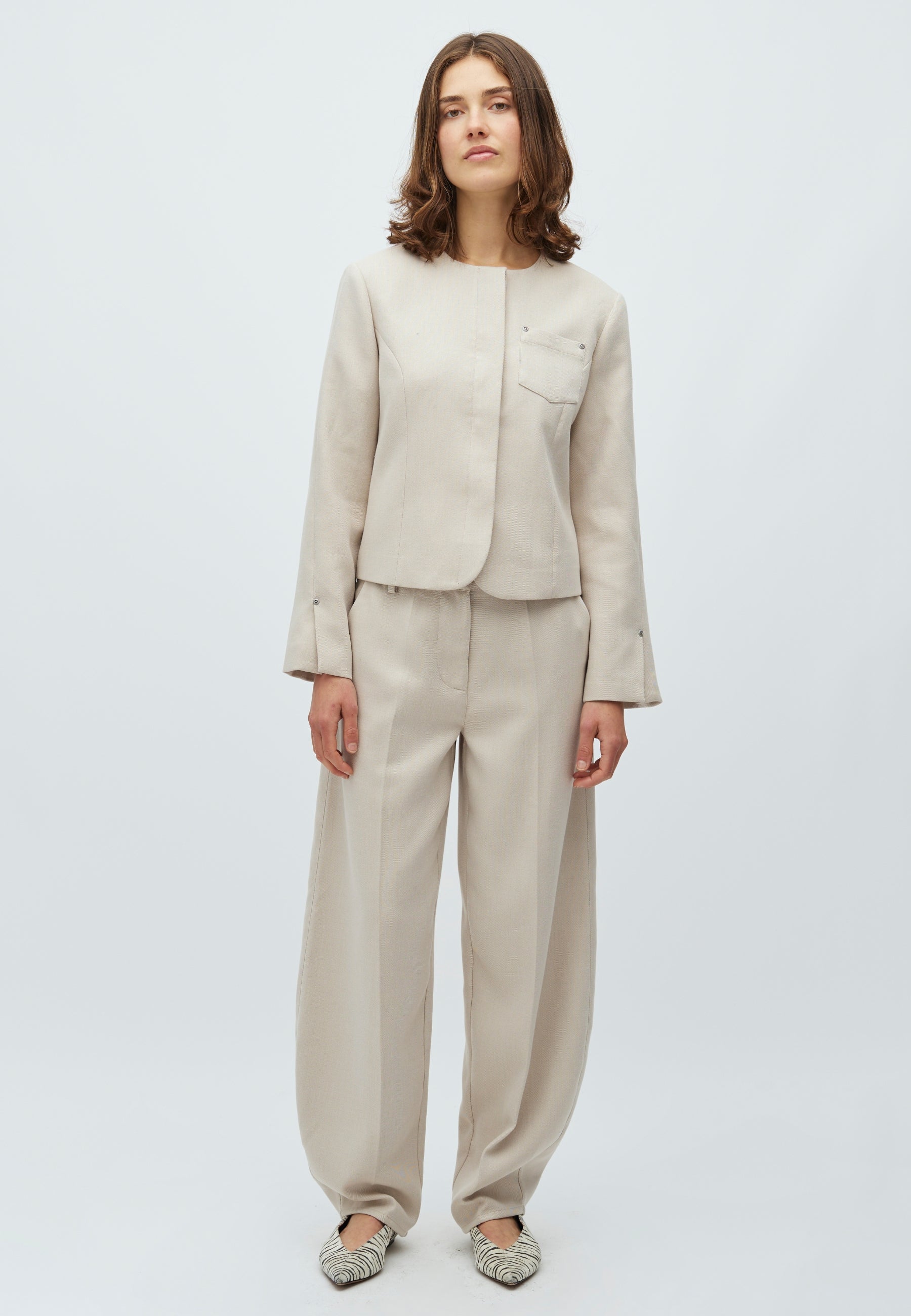 Bodil-M_Spring Brown Melange_Model_0