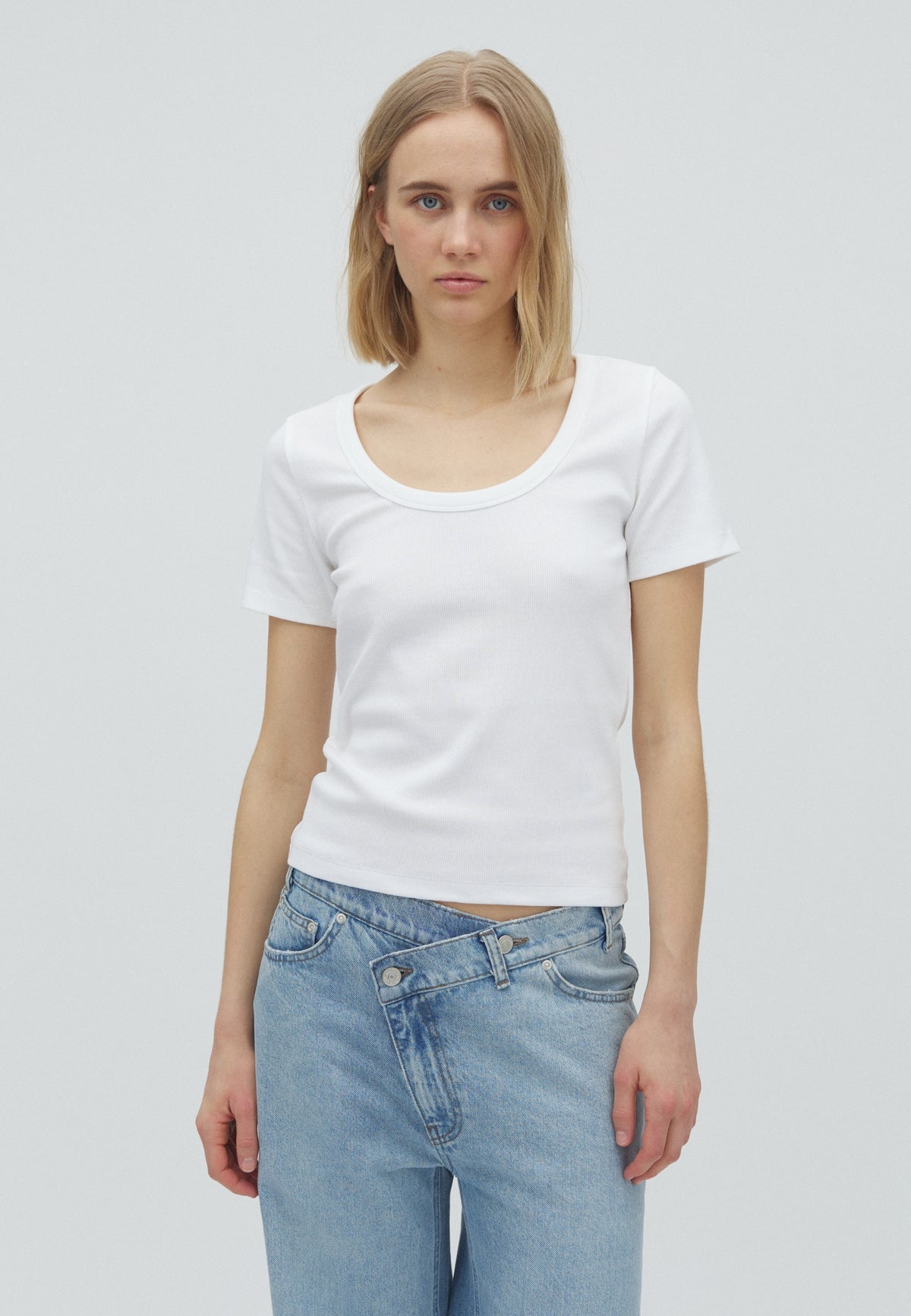 Otis-U-M_White_Model_0