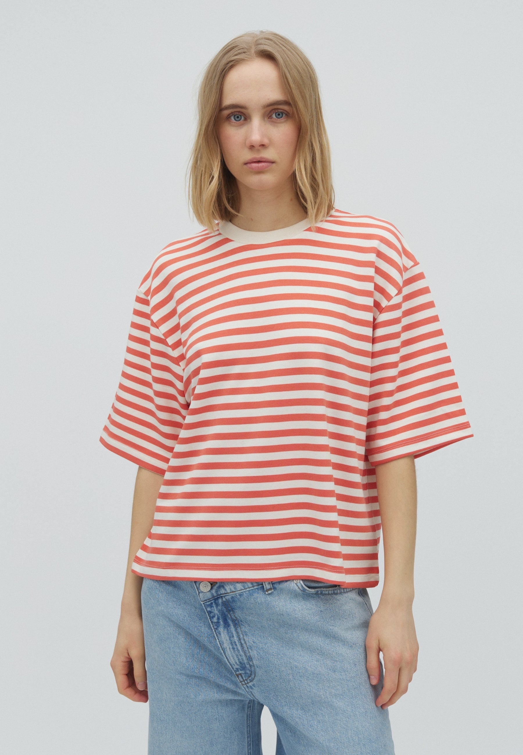 Emrys-M_Emberglow Stripe_Model_0