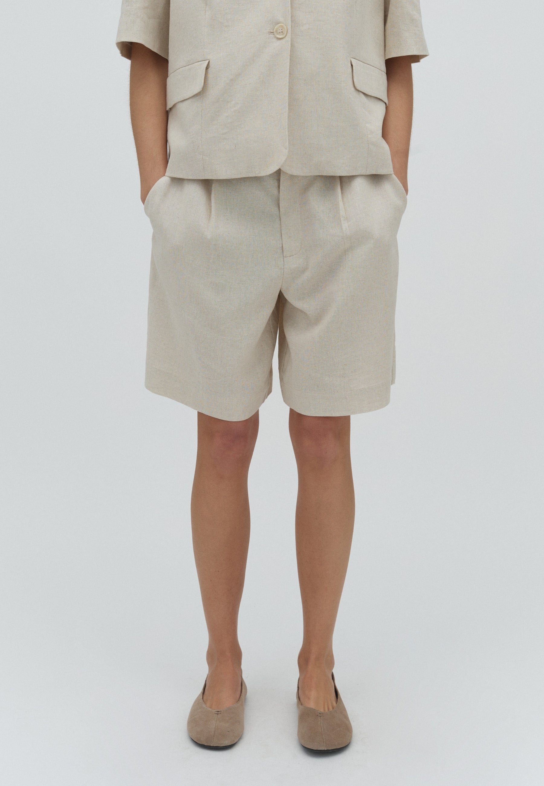 Guri-M_Natural Linen_Model_1