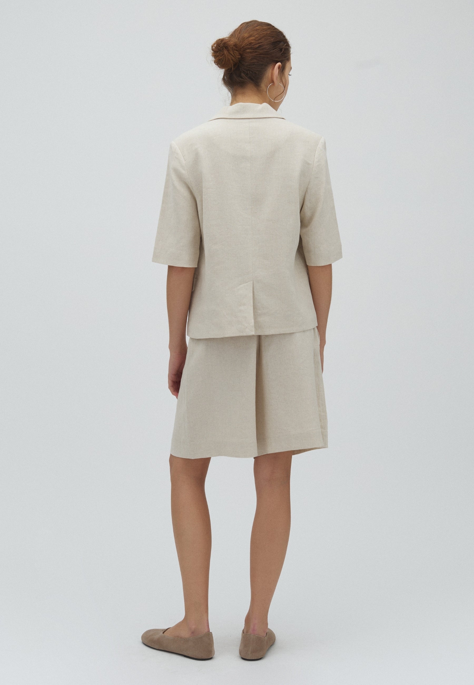Guri-M_Natural Linen_Model_2