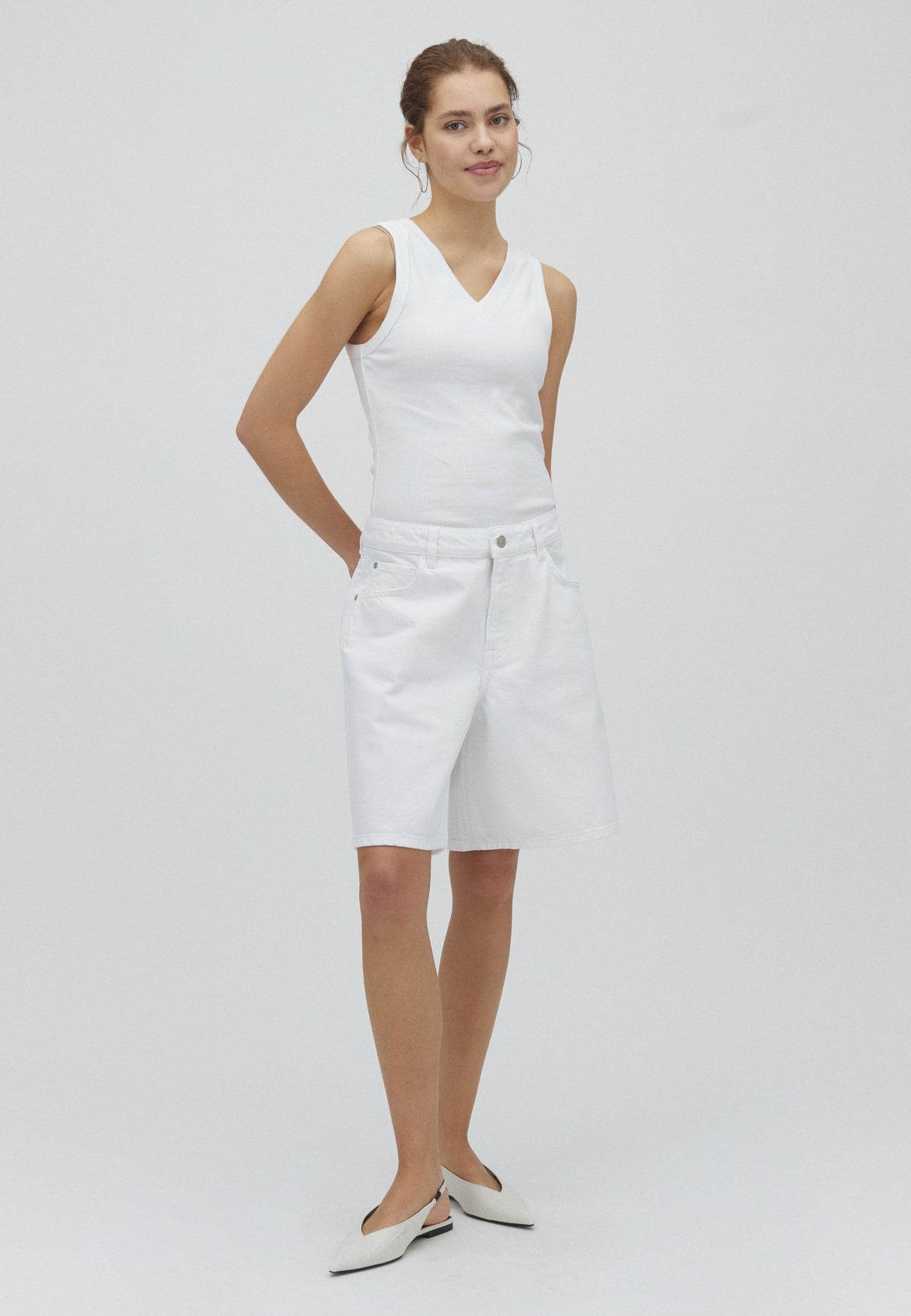 Talina-M_White_Model_0