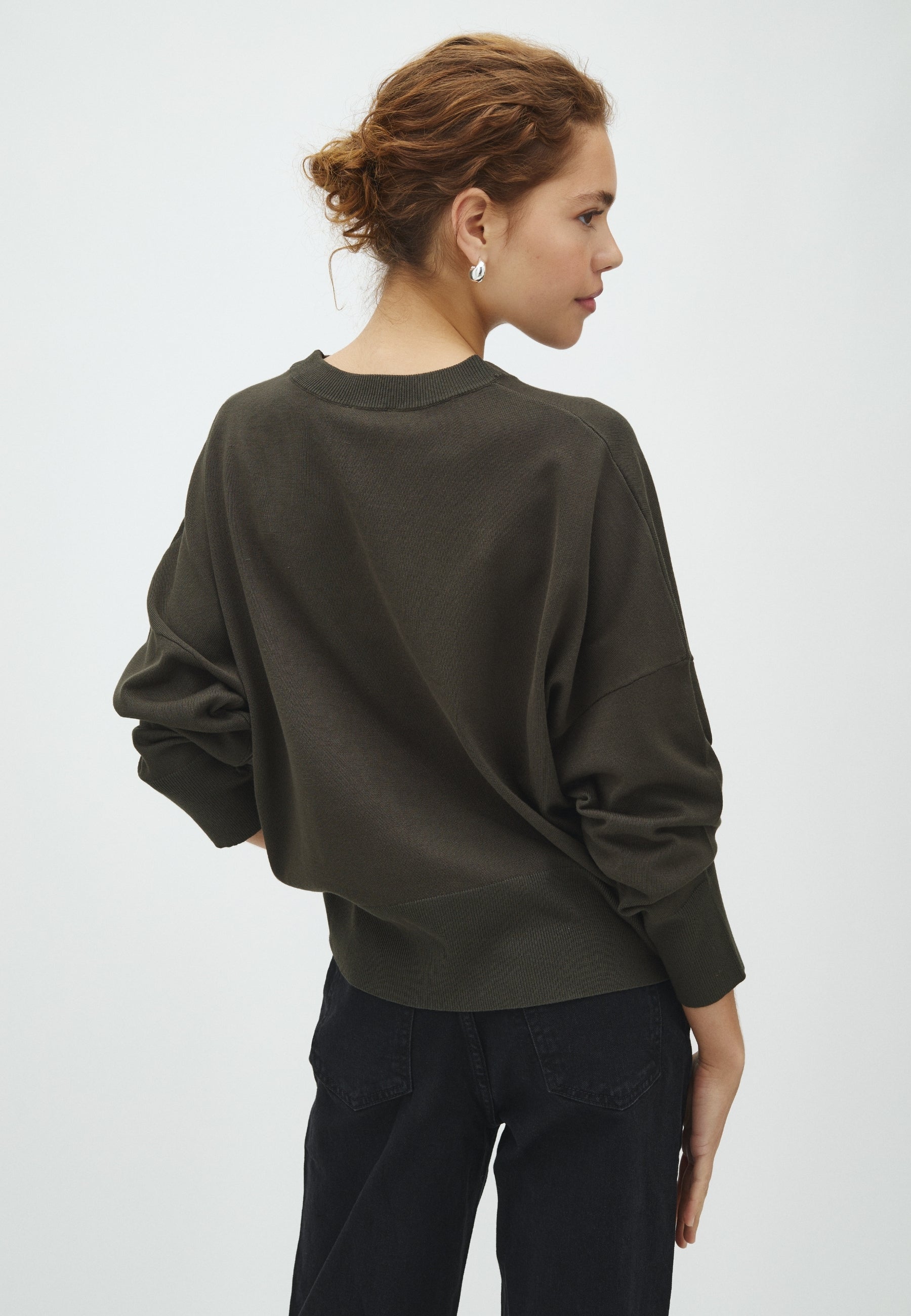 Gillian-M_Warm Olive Dust_Model_2