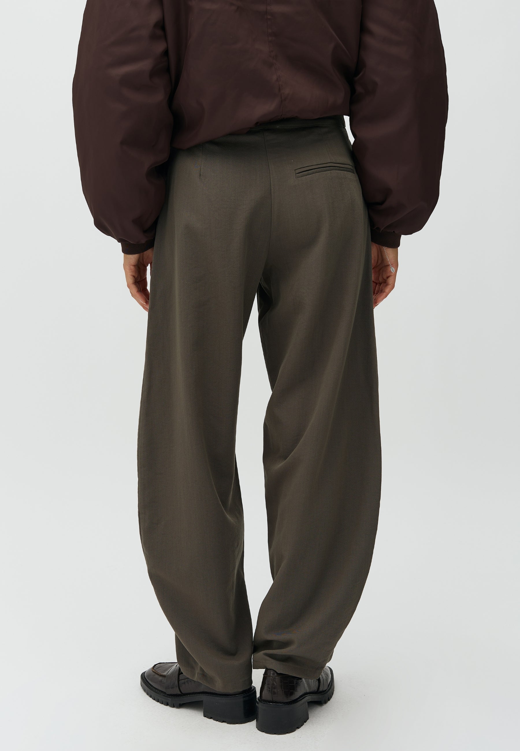 Pija tie-M_Grey Green_Model_3