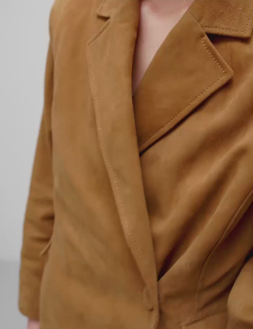 Iva-M_Cognac Brown_Video_0