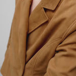 Iva-M_Cognac Brown_Video_2