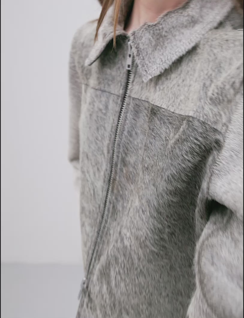 Isata-M_Grey Cow_Video_0