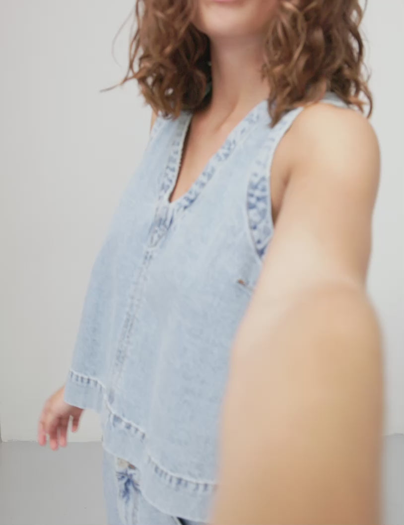 Louisana-M_Vintage Light Blue_Video_0