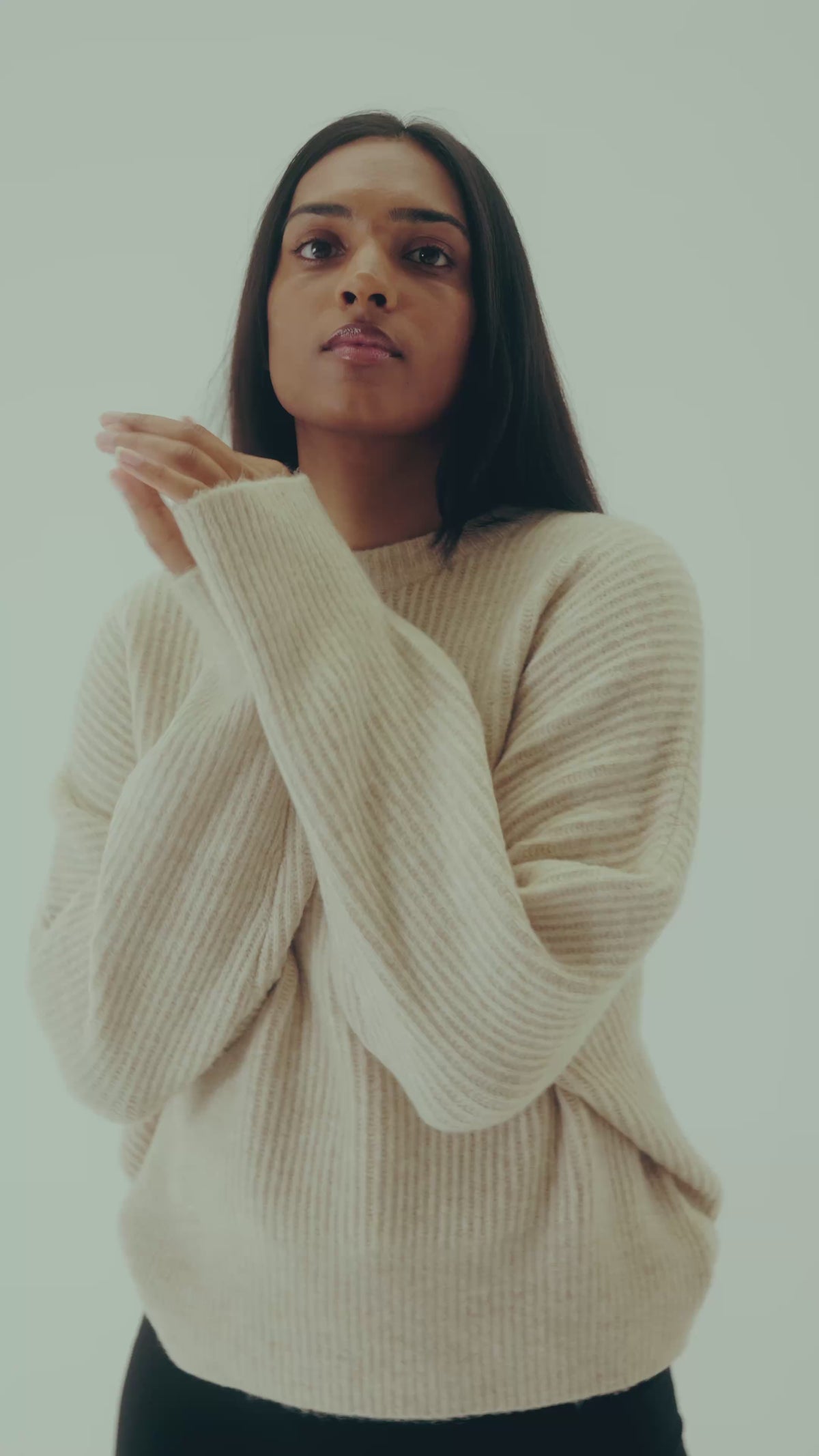 Gillian_Oyster Melange_Video_0